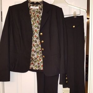 Nine West women's Capri suit set